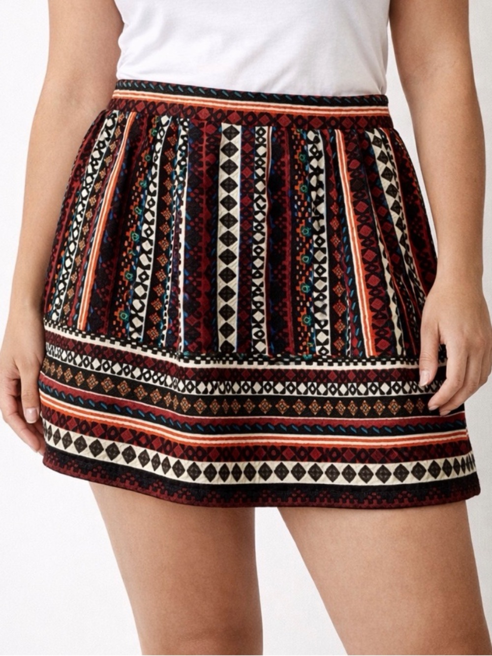 Xhilaration Tribal Print Mini Skirt Medium Boho Aztec Elastic Back Lined(A530)